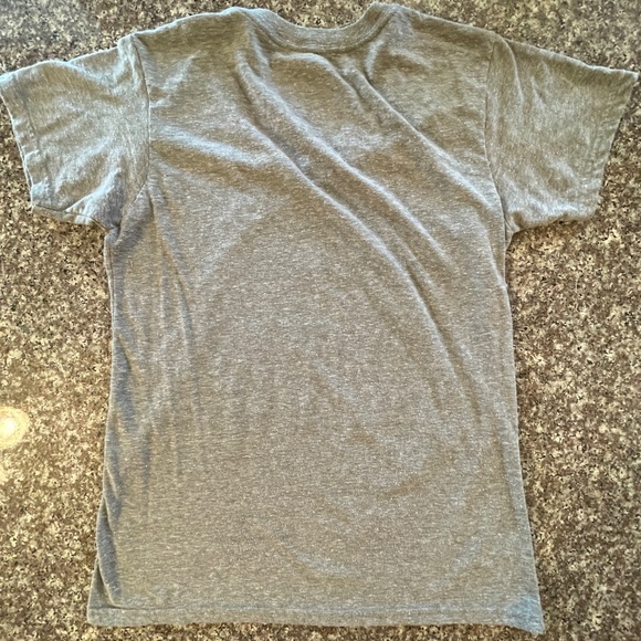 Disney Women’s Tee Shirt Large Mickey & Minnie Heathered Gray - Picture 5 of 5